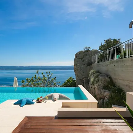 Seaview Agata With Heated Infinity Pool